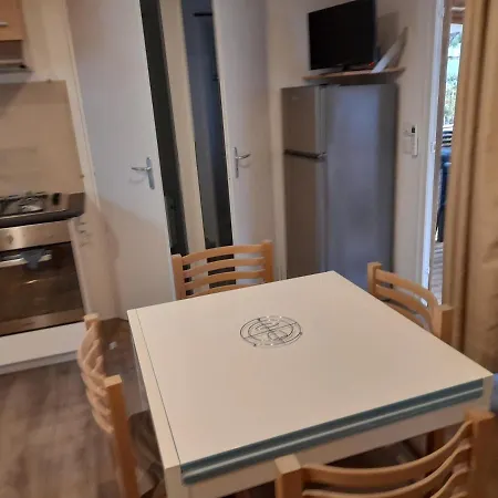 Mobil-home Au Milieu Des Pins Proche De L'ocean Cote Landaise *