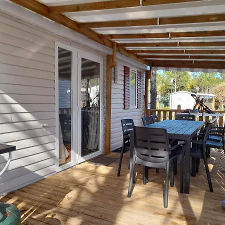 Mobil-home Au Milieu Des Pins Proche De L'ocean Cote Landaise Feriepark Saint-Julien-en-Born